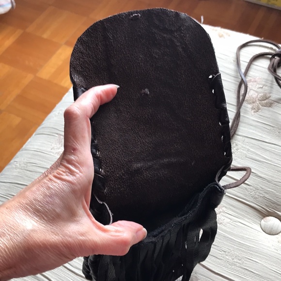 NWNT - Mini leather pouch purse with seal fur and fringe - Picture 4 of 7